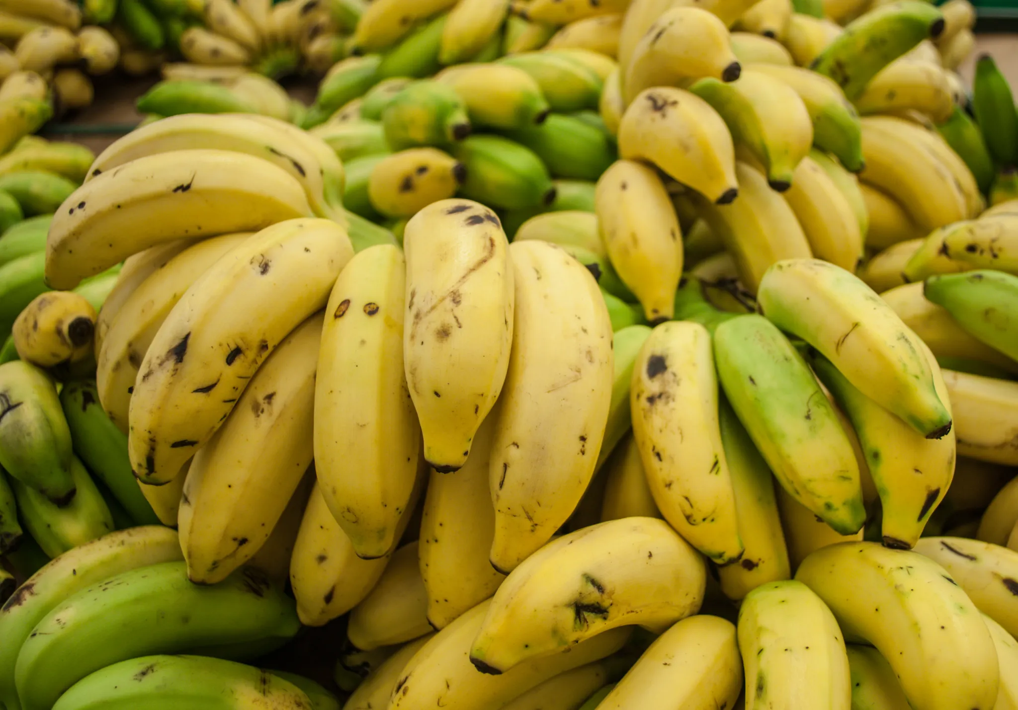 How to Make Homemade Banana Vinegar: A Tropical Burst of Flavor for Your Dishes